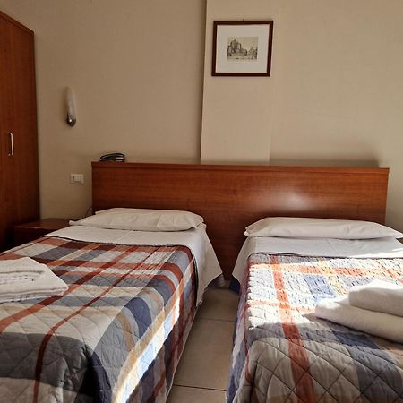 Hotel Bonola Milan Luaran gambar