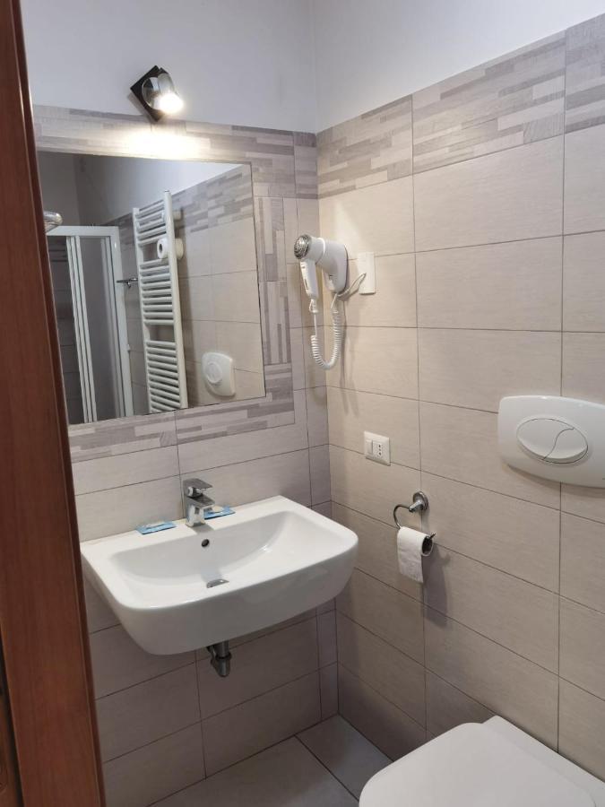 Hotel Bonola Milan Luaran gambar