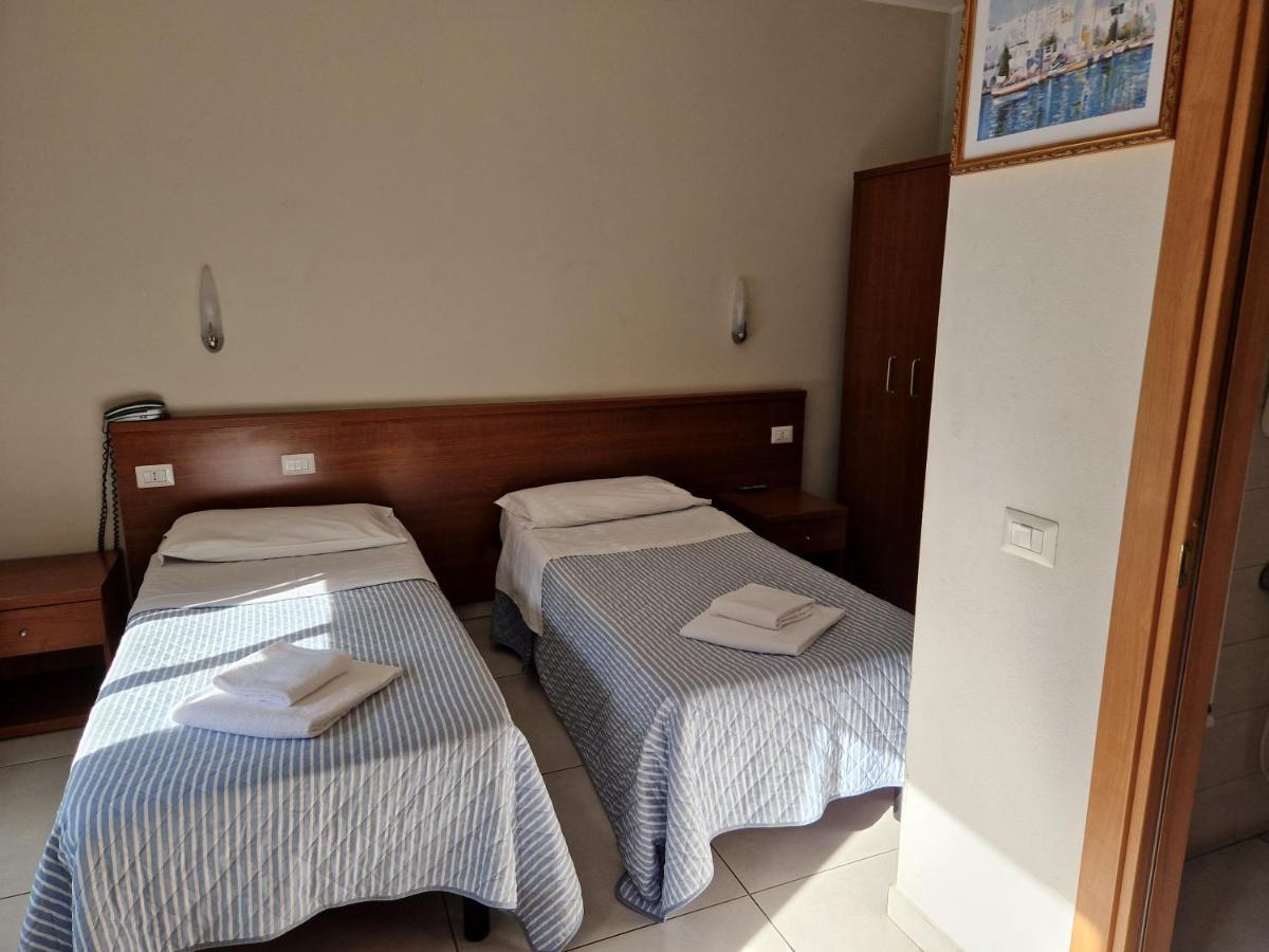 Hotel Bonola Milan Luaran gambar