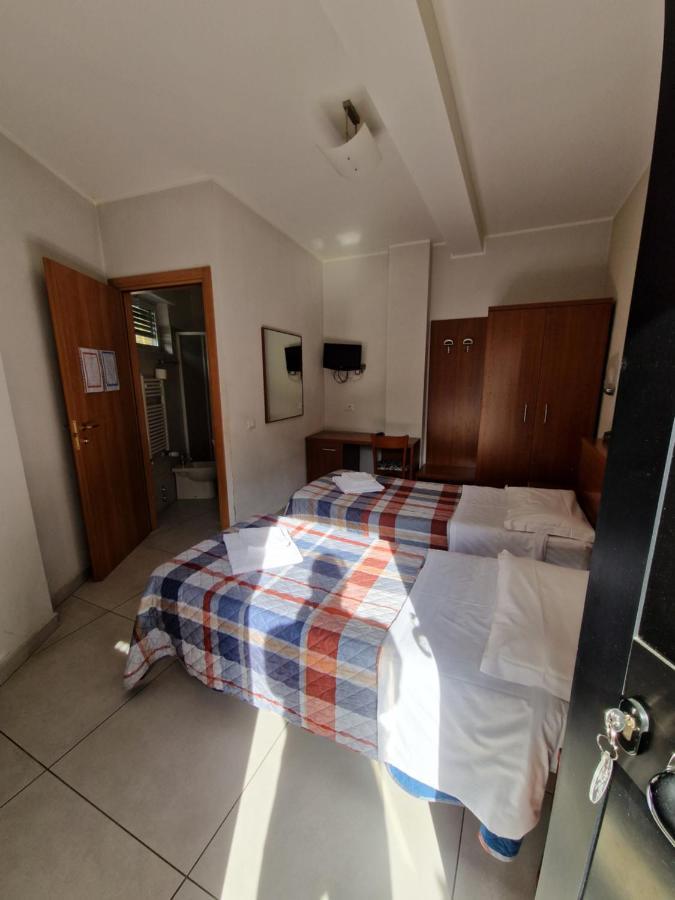 Hotel Bonola Milan Luaran gambar